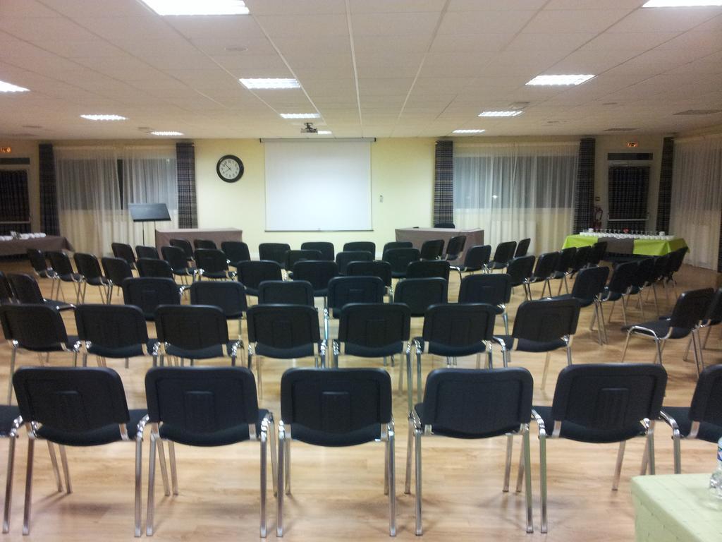 Brit Hotel Essentiel Pontivy Robic Εξωτερικό φωτογραφία