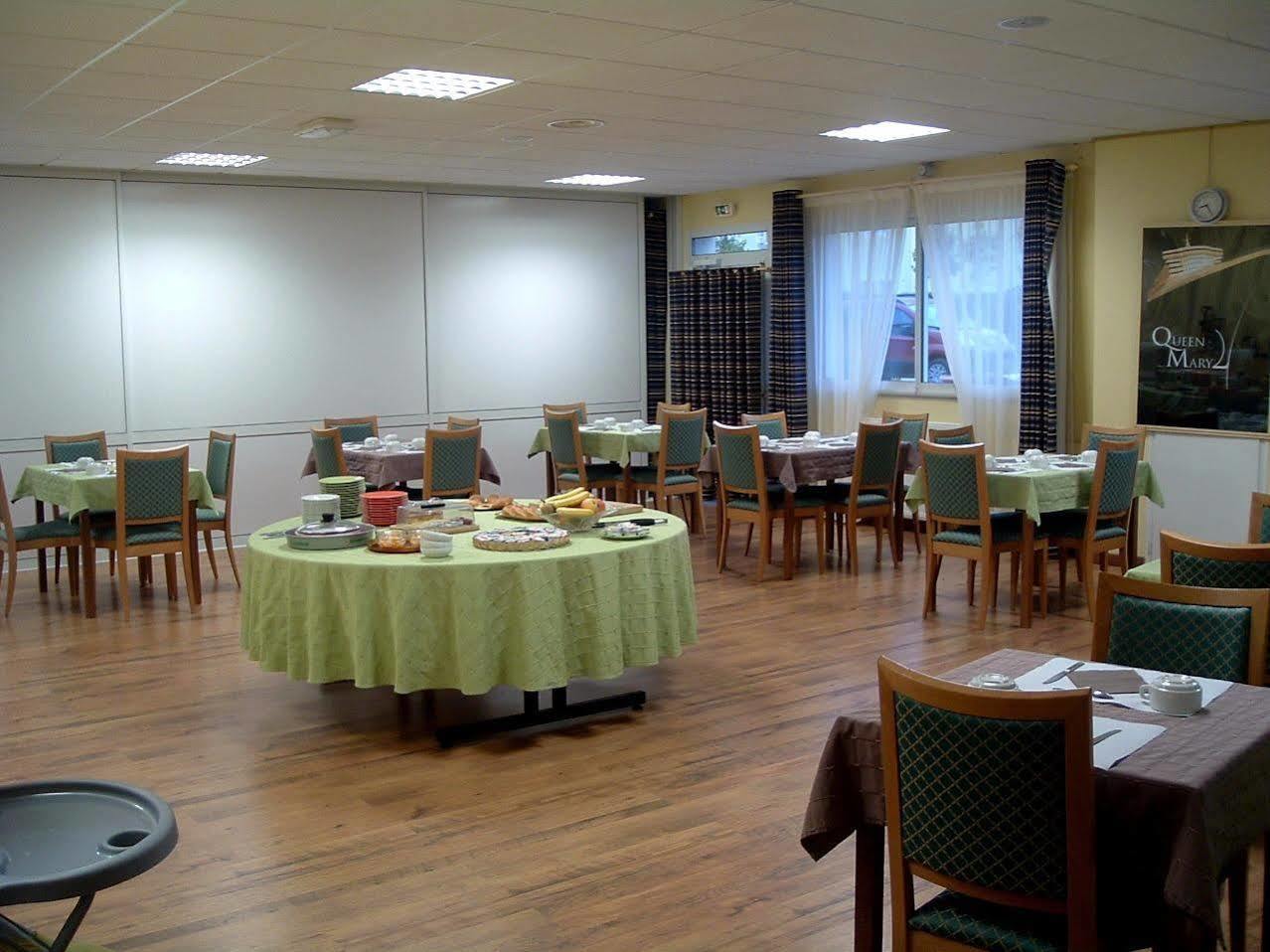 Brit Hotel Essentiel Pontivy Robic Εξωτερικό φωτογραφία