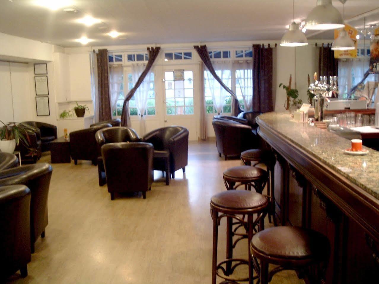 Brit Hotel Essentiel Pontivy Robic Εξωτερικό φωτογραφία